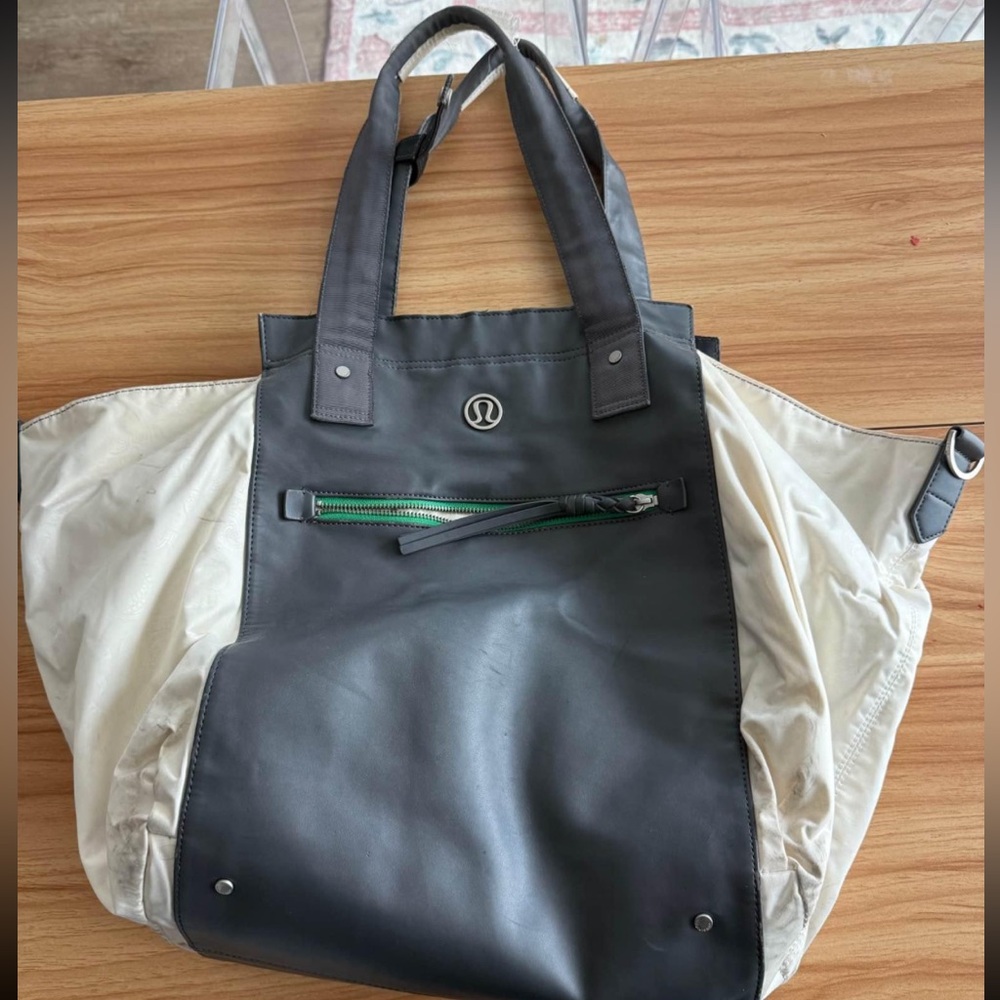Lululemon  Green And White Gym Tote Shoulder Bag